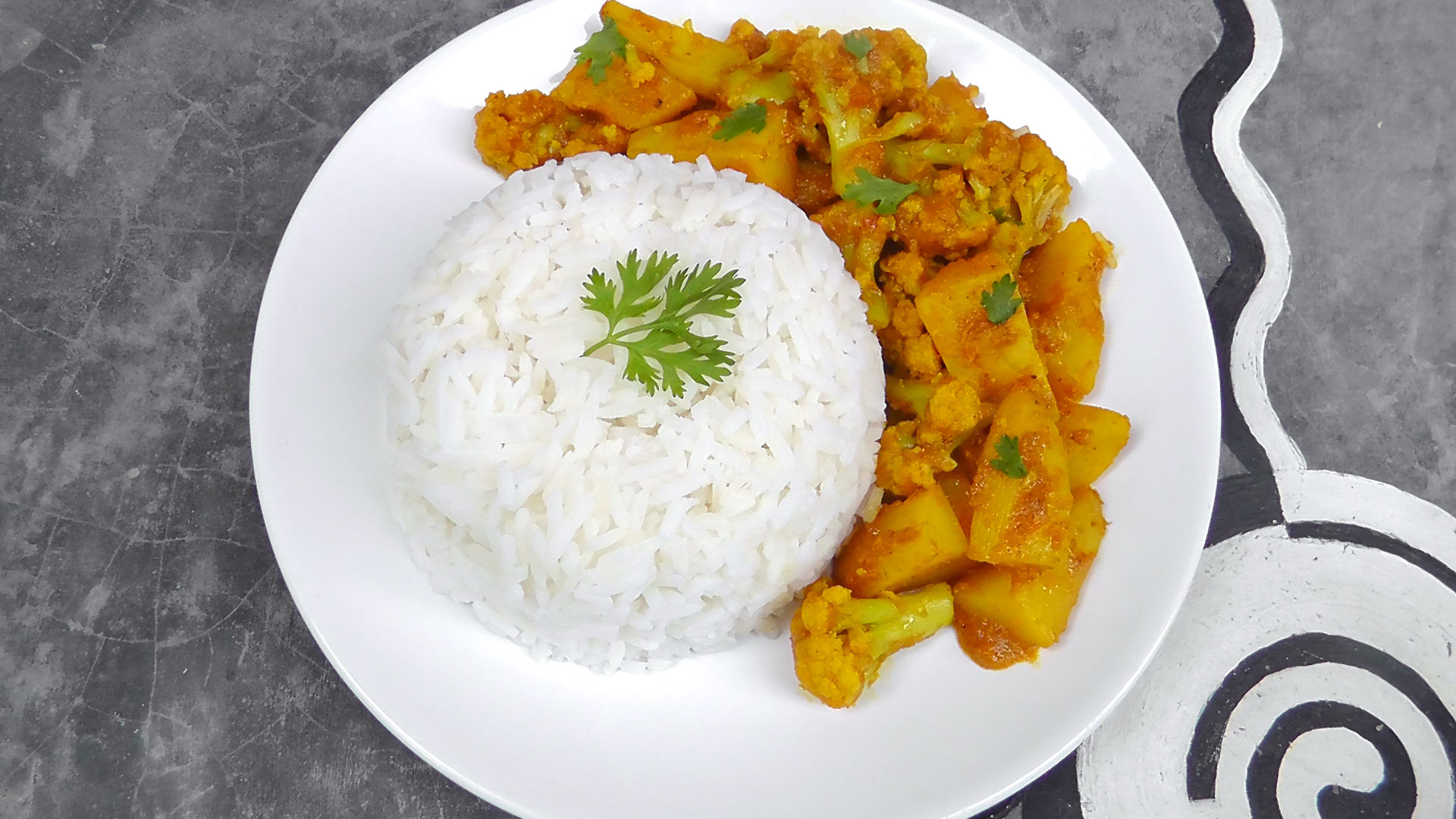 vegan-vegetarisches-indisches-rezept-kartoffeln-mit-blumenkohl